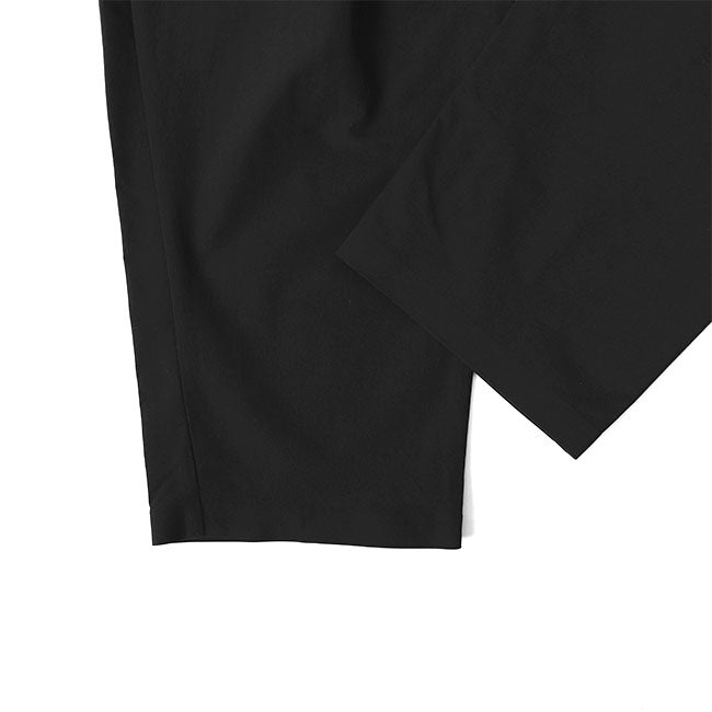 White Mountaineering BLK STRETCH 3 TUCK PANTS BK2271407