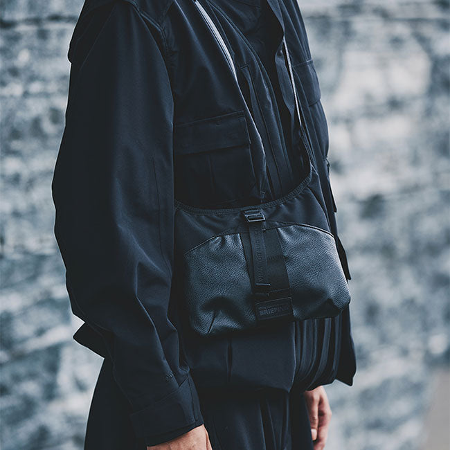 BLK White Mountaineering × BRIEFING DAILY SACOCHE BK2573802 **