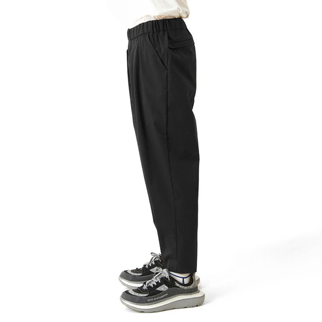 White Mountaineering BLK SOLOTEX 3 TUCKED EASY TAPERED PANTS BK2371406