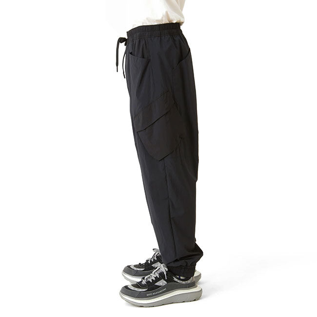 White Mountaineering BLK WIDE CARGO JOGGER PANTS BK2371402