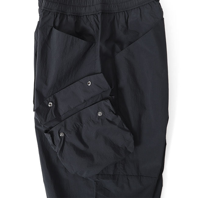 White Mountaineering BLK WIDE CARGO JOGGER PANTS BK2371402