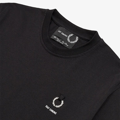 Fred Perry by RAF SIMONS フレッドペリー ラフシモンズ ロゴTシャツ SM7059 (メンズ レディース)