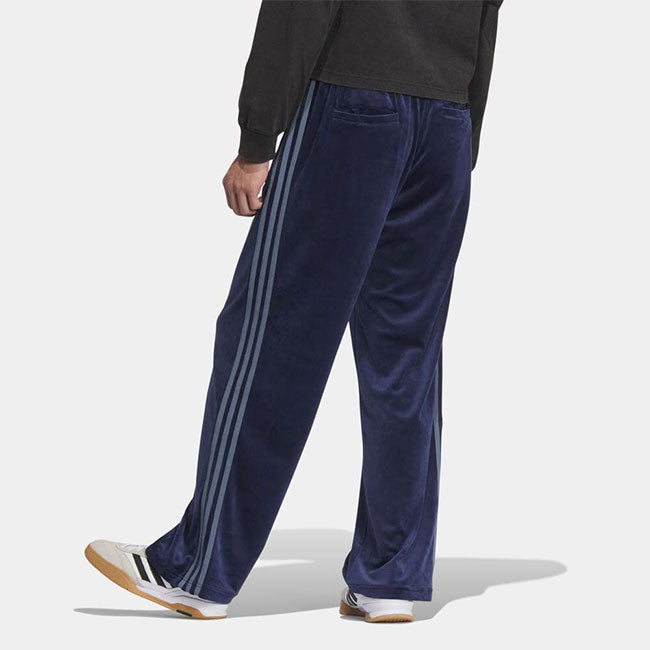 adidas アディダスオリジナルス ベッケンバウアー ベロア トラックパンツジャージ JM2266 ネイビー メンズ レディース