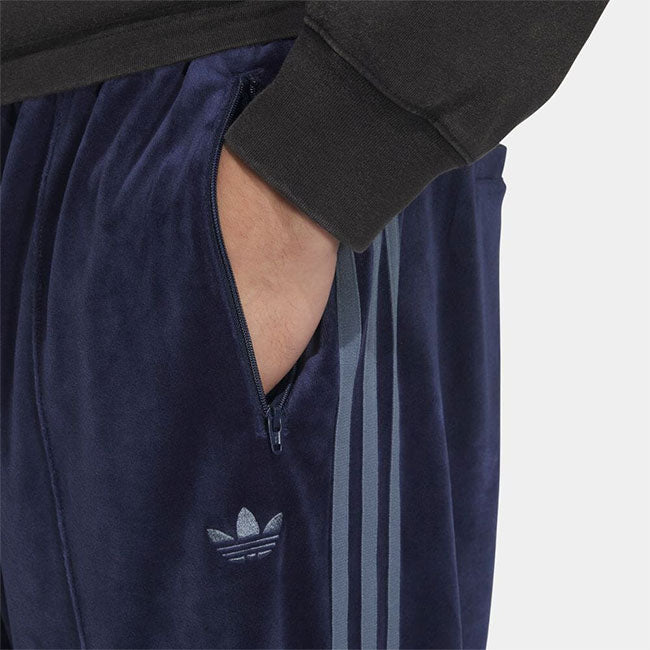 adidas アディダスオリジナルス ベッケンバウアー ベロア トラックパンツジャージ JM2266 ネイビー メンズ レディース